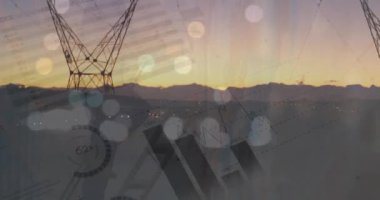 Sütunların üzerinde veri işleme animasyonu. küresel iş, finans, bağlantılar ve dijital arayüz konsepti dijital olarak oluşturulmuş video.