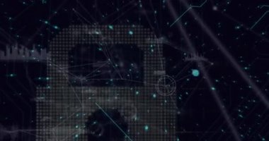 Siyah zemin üzerindeki entegre devre üzerinde veri işleme ve dijital asma kilit animasyonu. küresel internet güvenliği, veri güvenliği ve dijital arayüz kavramı dijital olarak oluşturulmuş video.
