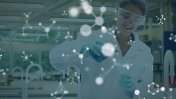 Laboratuvarda Moleküllerin Melez Kadın Bilim Adamı Yerine Canlandırılması Küresel Bilim — Stok video