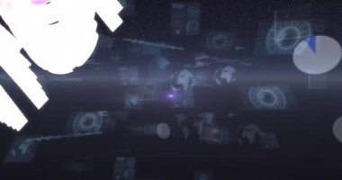 Koyu arkaplanda veri işleme üzerinden yüksek puanlı metin animasyonu. küresel bağlantılar, veri işleme ve teknoloji konsepti dijital olarak oluşturulmuş video.