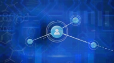 Mavi arka plandaki kimyasal formüller üzerindeki bağlantıların animasyonu. Bilim, kimya, bağlantılar ve teknoloji konsepti dijital olarak oluşturulmuş video.