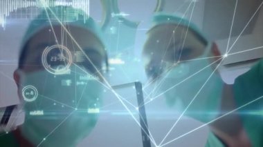 Ameliyathanedeki beyaz kadın cerrahlar üzerindeki bağlantı ağının animasyonu. küresel tıp, covid 19 pandemik konsept sırasında sağlık hizmetleri dijital olarak üretilen video.