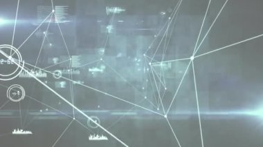 Karanlık arkaplan üzerinde veri işleme ile bağlantı ağının animasyonu. küresel bağlantılar, veri işleme ve teknoloji konsepti dijital olarak oluşturulmuş video.