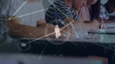 Okulda öğrenen farklı öğrencilerle olan bağlantıların animasyonu. Ağ, bağlantılar, okul, eğitim ve öğrenme teknolojisi konsepti dijital olarak oluşturulmuş video.