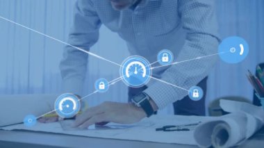Kafkas erkek mimar üzerinden bağlantı ağının animasyonu. küresel bağlantılar, veri işleme ve dijital arayüz konsepti dijital olarak oluşturulmuş video.