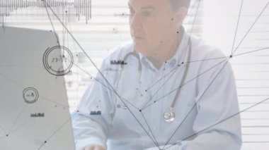 Kafkas doktorların dizüstü bilgisayarla yaptığı bağlantıların animasyonu. sağlık, tıp, bağlantılar ve teknoloji konsepti dijital olarak oluşturulmuş video.