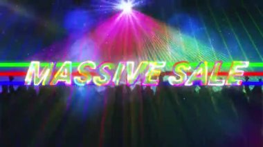 Siyah arka planda dans eden insanlarla ilgili devasa satış metninin animasyonu. Sosyal medya ve dijital arayüz kavramı dijital olarak oluşturulmuş video.