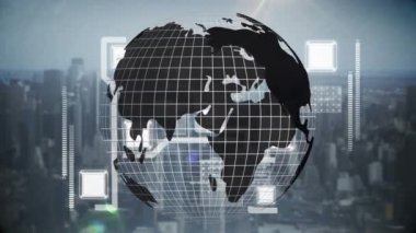Şehir manzarası üzerindeki veri işleme ve küre animasyonu. küresel iş ve dijital arayüz kavramı dijital olarak oluşturulmuş video.