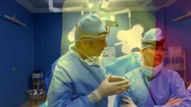 Çeşitli doktorların konuşmaları üzerine Fransa bayrağı animasyonu. küresel tıp ve vatanseverlik kavramı dijital olarak üretilen video.