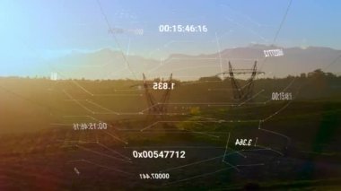 Gün batımında elektrik direklerinin üzerindeki koordinatların ve bağlantıların animasyonu. Dijital olarak üretilen küresel enerji ve elektrik konsepti.