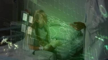 Kafkas erkek doktorun kızla konuştuğu veri işleme animasyonu. Küresel tıp ve dijital arayüz kavramı dijital olarak oluşturulmuş video.