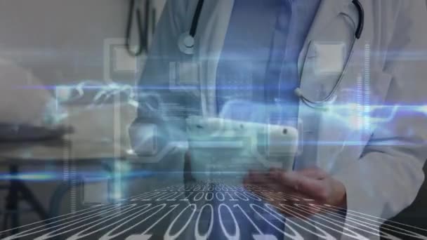 タブレットを使用して白人女性医師上のデータ処理のアニメーション グローバルビジネスとデジタルインターフェースの概念デジタル生成されたビデオ — ストック動画