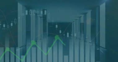 Gün batımında ve sunucularda finansal grafiklerin animasyonu. Küresel finans, ekonomi ve şehir hayatı kavramı dijital olarak oluşturulmuş video.