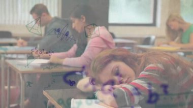 Çeşitli öğrenciler üzerinde okul simgeleri ve matematiksel denklemlerin animasyonu. Küresel eğitim, öğrenme ve dijital arayüz kavramı dijital olarak oluşturulmuş video.