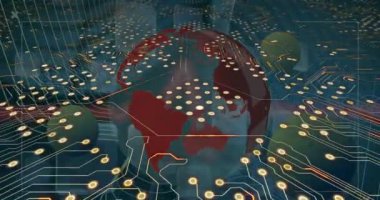 Dünya üzerindeki bilgisayar devre kartlarının ve mavi arkaplandaki şekillerin animasyonu. Küresel teknoloji, bilgisayar ve dijital arayüz kavramı dijital olarak oluşturulmuş video.