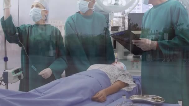 Animação Pessoas Andando Sobre Diversos Cirurgiões Durante Cirurgia Medicina Global — Vídeo de Stock