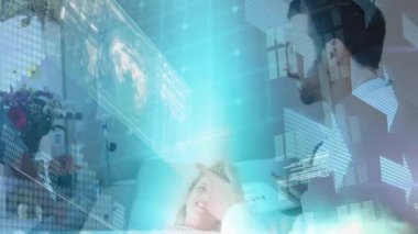 Dijital arayüz animasyonu. İki beyaz doktor ve kadın hasta. Küresel tıp, teknoloji, veri işleme ve dijital arayüz kavramı dijital olarak oluşturulmuş video.