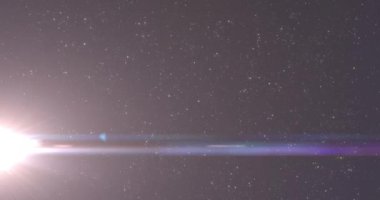 Siyah arka planda ışık lekelerinin canlandırılması. Küresel iş ve dijital arayüz kavramı dijital olarak oluşturulmuş video.