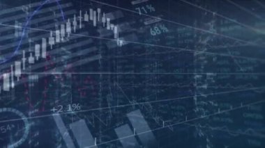 Donanma arkaplanındaki veri işleme üzerine grafiklerin ve finansal verilerin animasyonu. İş, finans, ekonomi ve konsept dijital olarak üretilen video.