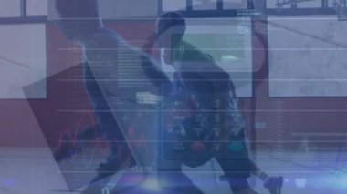 Koşan çeşitli sporcuların veri işleme animasyonları. Küresel spor ve dijital arayüz kavramı dijital olarak oluşturulmuş video.