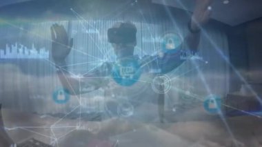 Bulutlu gökyüzünde bağlantı ağının ve veri işleme ağının animasyonu. Dijital olarak oluşturulmuş küresel bağlantılar, veri işleme ve dijital arayüz kavramı.