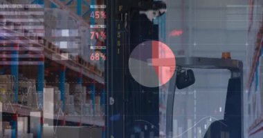 Boş bir depoda veri işleme animasyonu. Küresel gönderme, bilgisayar ve dijital arayüz kavramı dijital olarak oluşturulmuş video.