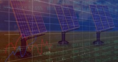 Güneş panelleri üzerinden finansal veri işleme animasyonu. Dijital olarak oluşturulan küresel finansman, bilgisayar ve dijital arayüz kavramı.