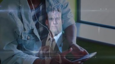 Kulaklıkla Afro-Amerikan liseli kızın grafiklerinin animasyonu. Dijital olarak oluşturulan öğrenim ve eğitim konsepti.