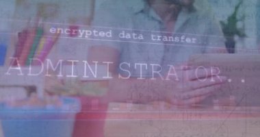 Tablet kullanılarak farklı çiftler üzerinde veri işleme animasyonu. Küresel iş, finans, veri işleme ve dijital arayüz kavramı dijital olarak oluşturulmuş video.