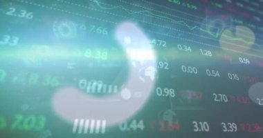 Siyah arkaplan üzerinde veri işleme animasyonu. küresel iş ve dijital arayüz kavramı dijital olarak oluşturulmuş video.