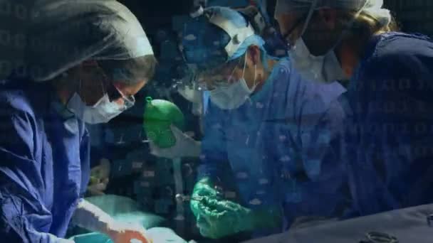 不同外科医生在手术过程中的数据处理动画 全球医学和数字接口概念数字生成视频 — 图库视频影像