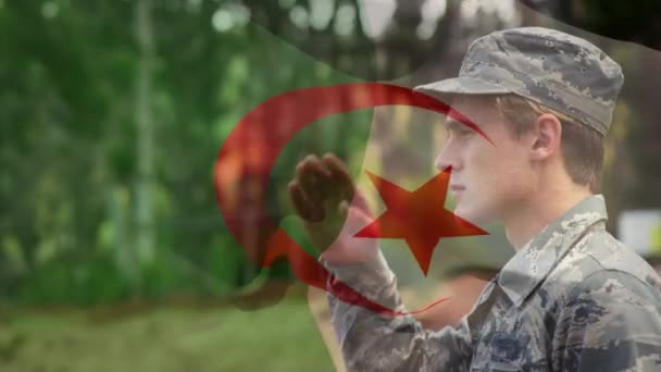 Animação Bandeira Algéria Sobre Soldado Caucasiano Bandeiras Nacionais Conceito Patriotismo — Vídeo de Stock