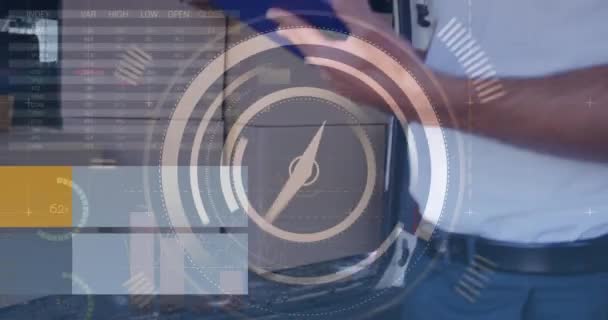 Animación Del Procesamiento Datos Sobre Liberador Masculino Caucásico Con Portapapeles — Vídeos de Stock