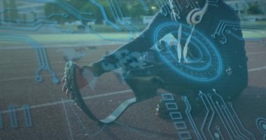 Afro-Amerikan erkeklerinin işleme çemberi ve dijital ekranının animasyonu. Engelli spor, aktif yaşam tarzı ve teknoloji konsepti dijital olarak oluşturulmuş video.