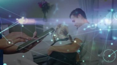 Yeşil ekranlı tablet kullanan beyaz erkek cerrah üzerinden bağlantı ağının animasyonu. küresel tıp, sağlık hizmetleri, araştırma ve ağlar konsepti dijital olarak oluşturulmuş video.