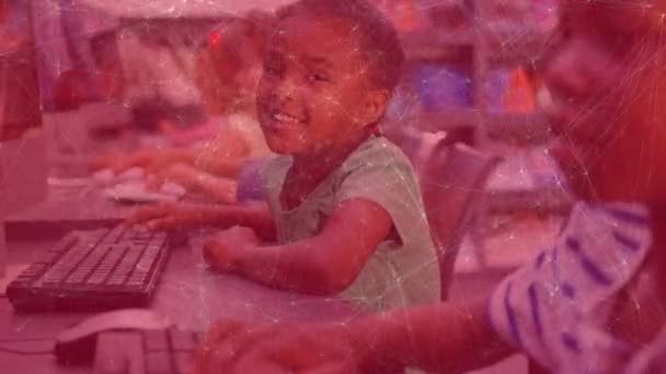 Netwerk Van Connecties Portret Van Een Afrikaans Amerikaans Meisje Lachend — Stockvideo