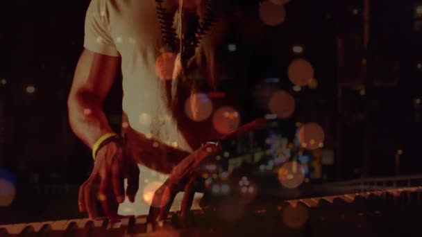 Animation Blurred Night Road Traffic Caucasian Man Playing Keyboard Concert — Wideo stockowe