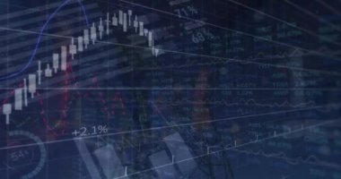 Elektrik direklerinin üzerindeki grafiklerin ve finansal verilerin animasyonu. İş, finans, ekonomi ve teknoloji konsepti dijital olarak oluşturulmuş video.