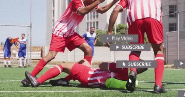 Koncepcja Social Media Ikony Przeciwko Rannych Piłkarzy Męskich Boisku Sportowym — Wideo stockowe