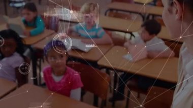 Çeşitli öğrenci grupları arasındaki bağlantı ağının animasyonu. Dijital olarak oluşturulan öğrenim ve eğitim konsepti.