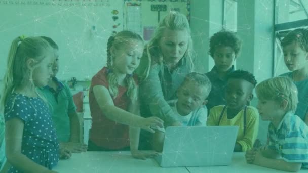 Network Connections Caucasian Female Teacher Teaching Use Computer Kids School — Video