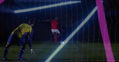 Afro-Amerikan erkek futbolcu üzerinde neon şekillerin canlandırılması. global spor ve dijital arayüz konsepti dijital olarak oluşturulmuş video.