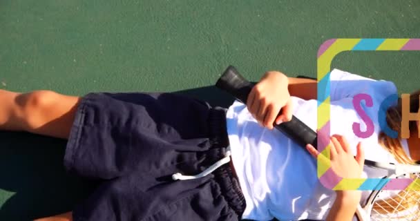 Animation Των Σχολικών Ημερών Κείμενο Πάνω Καυκάσιος Κορίτσι Ρακέτα Τένις — Αρχείο Βίντεο
