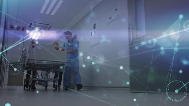 扩大联系网络 防止一群卫生工作者匆忙将病人送往医院 医疗和技术概念 — 图库视频影像