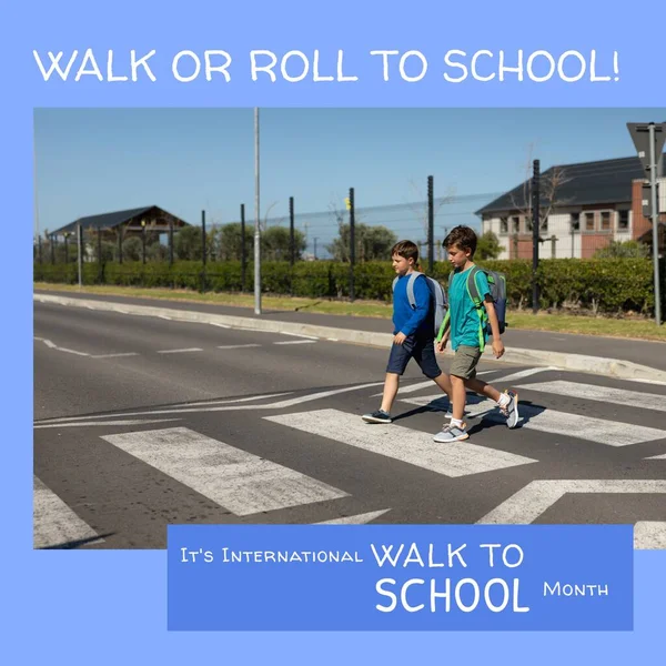 Les Garçons Caucasiens Traversent Route Marchent Roulent Jusqu École Est — Photo
