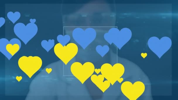 Animacja Przetwarzania Danych Niebiesko Żółte Serca Nad Birasową Kobietą Ukraiński — Wideo stockowe
