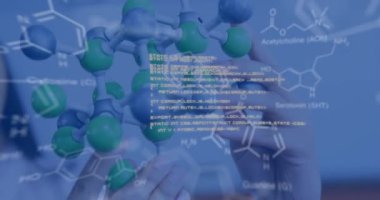 Melez liseli kız üzerinde bilimsel veri işleme animasyonu. eğitim ve öğrenme kavramı dijital olarak oluşturulmuş video.