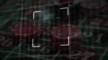 Çiplerin üzerinde veri işleme animasyonu. küresel iş ve dijital arayüz kavramı dijital olarak oluşturulmuş video.