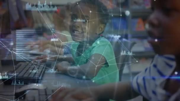 Animation Network Connections Diverse Schoolchildren Using Computers Classroom Global Education — Stockvideo