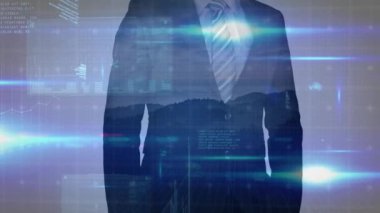 İş adamı üzerinden finansal veri işleme animasyonu. küresel iş, finans, dijital arayüz ve bağlantılar konsepti dijital olarak oluşturulmuş video.